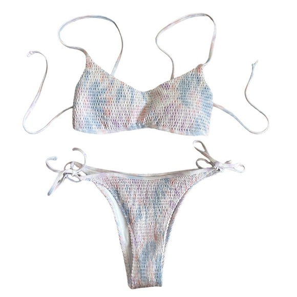 Hollister Smocked Tie Dye String Bikini Size Small - Picture 1 of 11